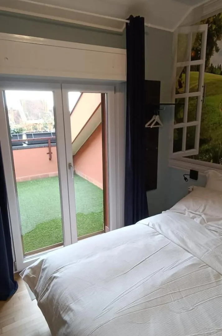 Konukevi Green Attico Milano Otel