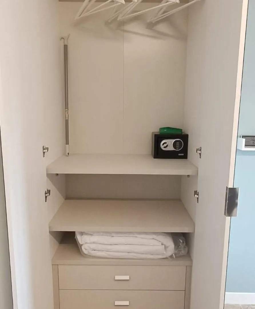 Green Attico Milano Otel 0*,  İtalya